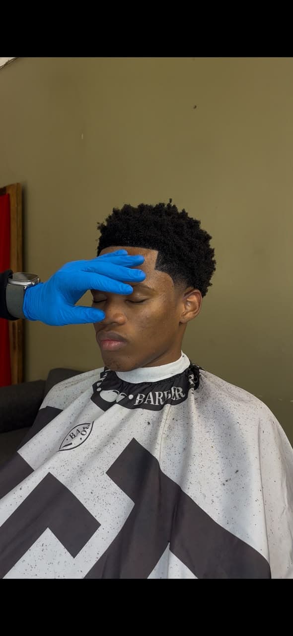 Rey The Barber — cut detail